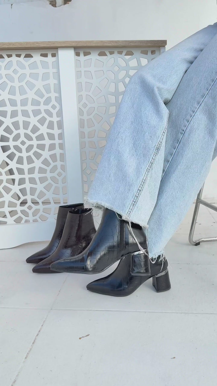 Meça Kadın Siyah Kroko Desenli Topuklu Bot