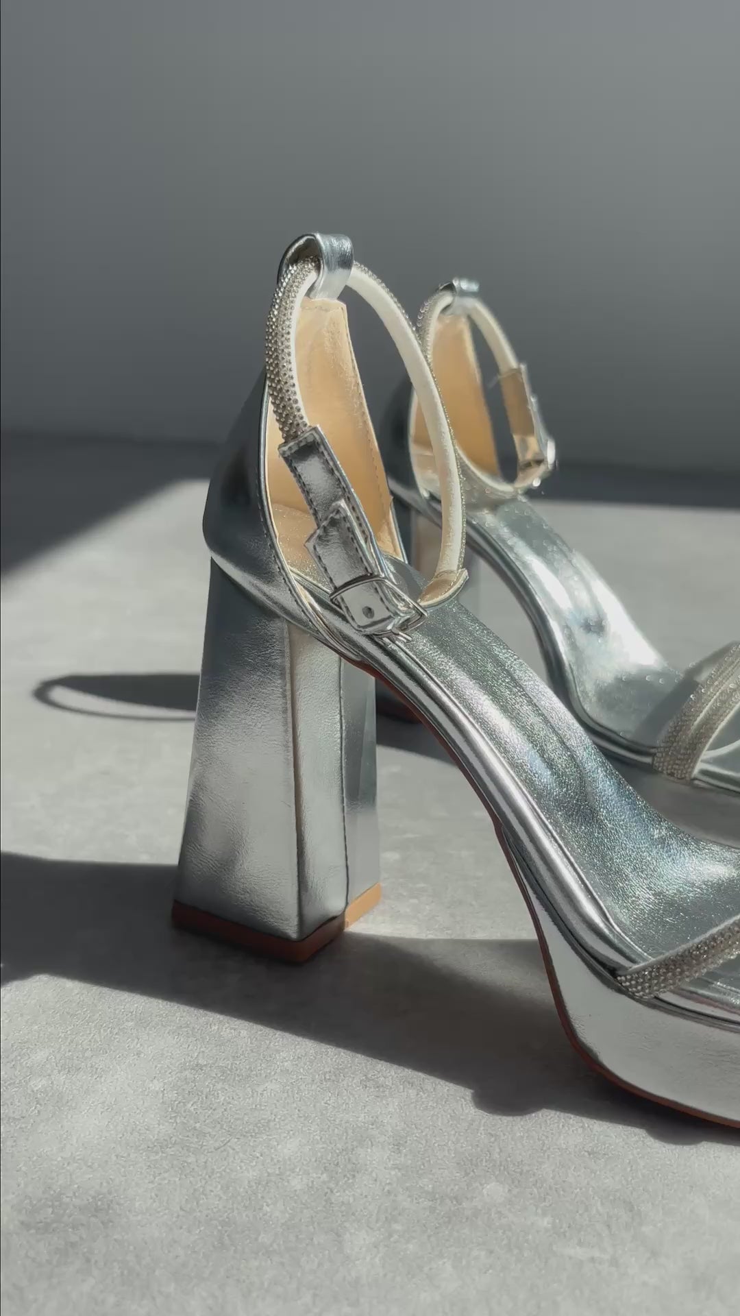 Blaire Kadın Gümüş Açık Burun Taş İşlemeli Kalın Topuklu Abiye Ayakkabı