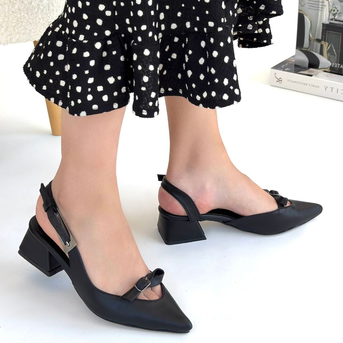 Rewat Kadın Siyah Tokalı Kısa Topuklu Ayakkabı