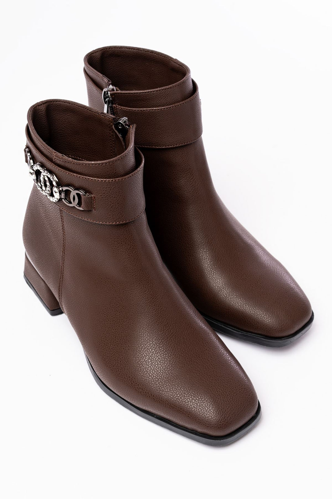 Caneda Kahverengi Toka Aksesuarlı Topuklu Fermuarlı Kadın Bot