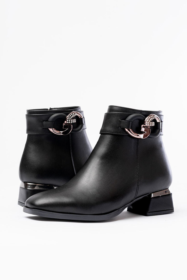 Keylin Siyah Toka Aksesuarlı Topuklu Fermuarlı Kadın Bot