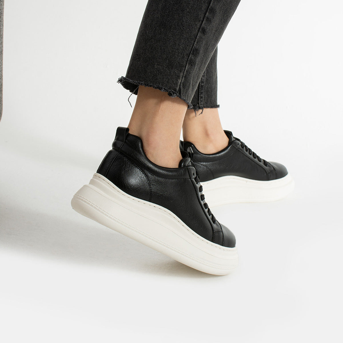 Rodon Kadın Metalik Siyah Spor Ayakkabı