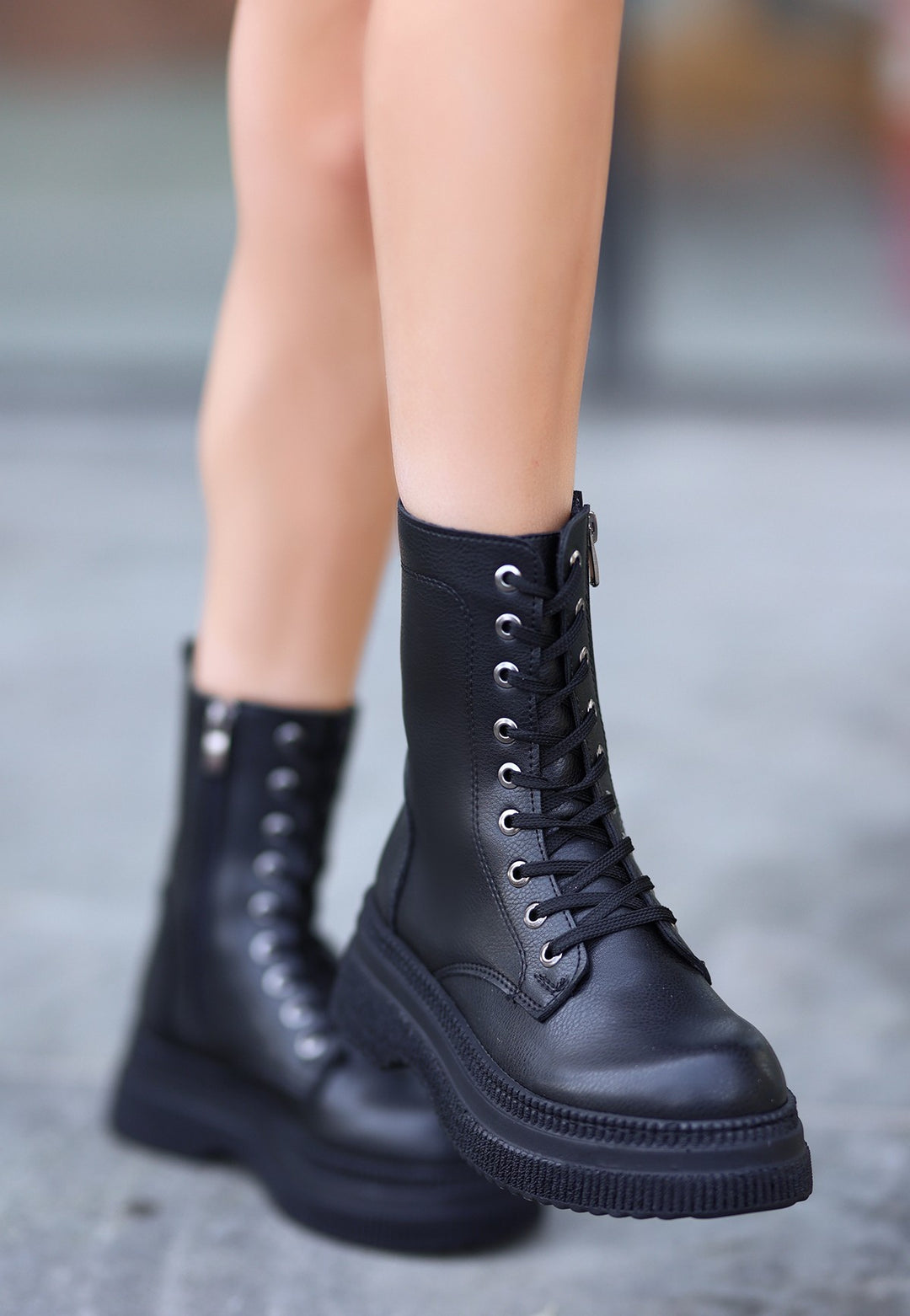 Roxan Siyah Kadın Bağcıklı Bot