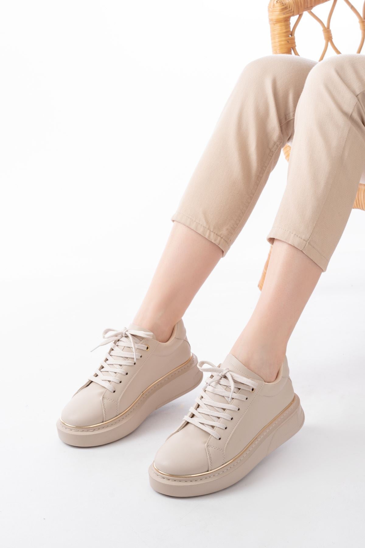 Sandery Kadın Bej Roze Bağcıklı Dikişli Spor Ayakkabı