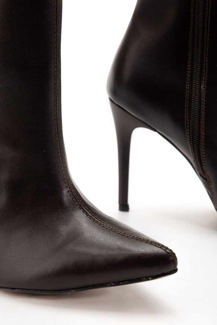 Juven Kadın Kahve Fermuarlı İnce Topuklu Çizme