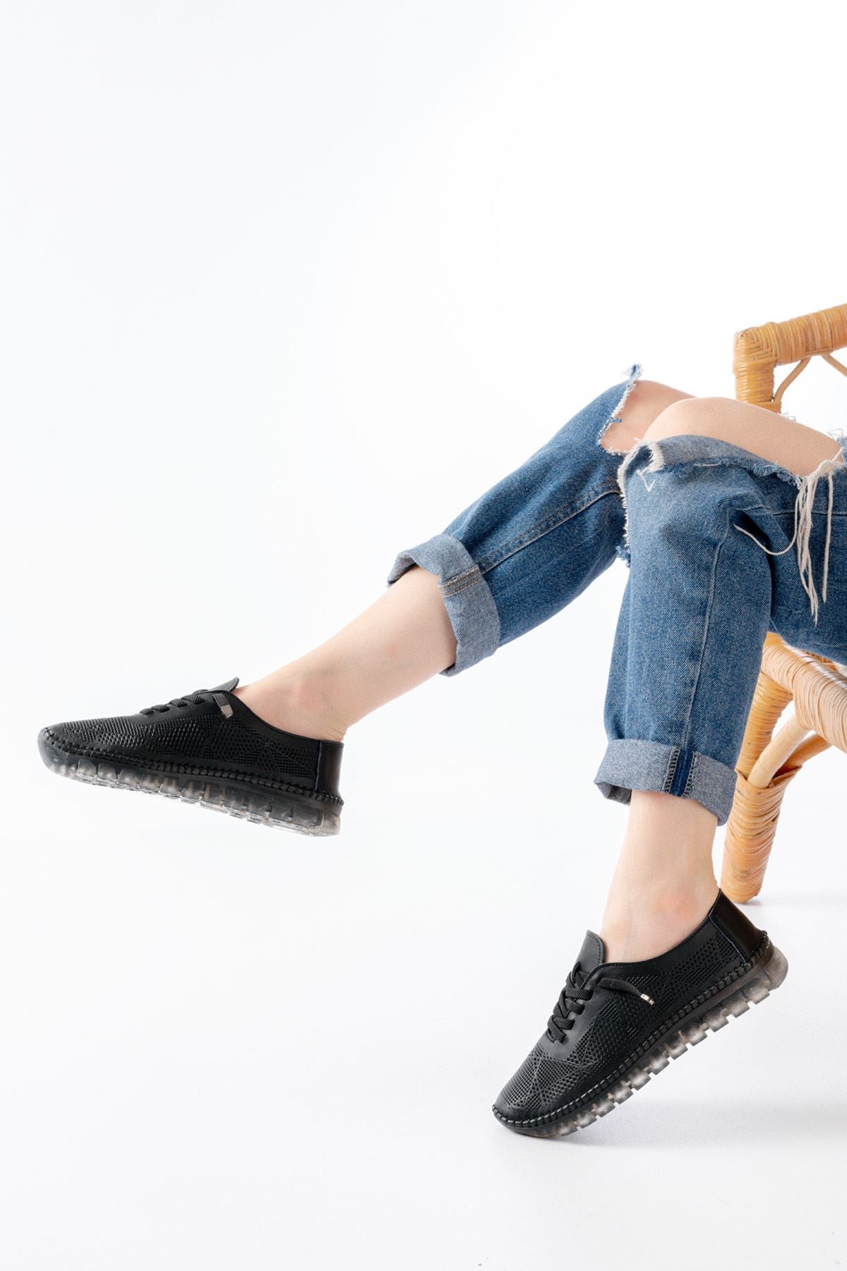 Garsen Kadın Siyah Hakiki Deri Şeffaf Taban Bağcıklı Spor Ayakkabı