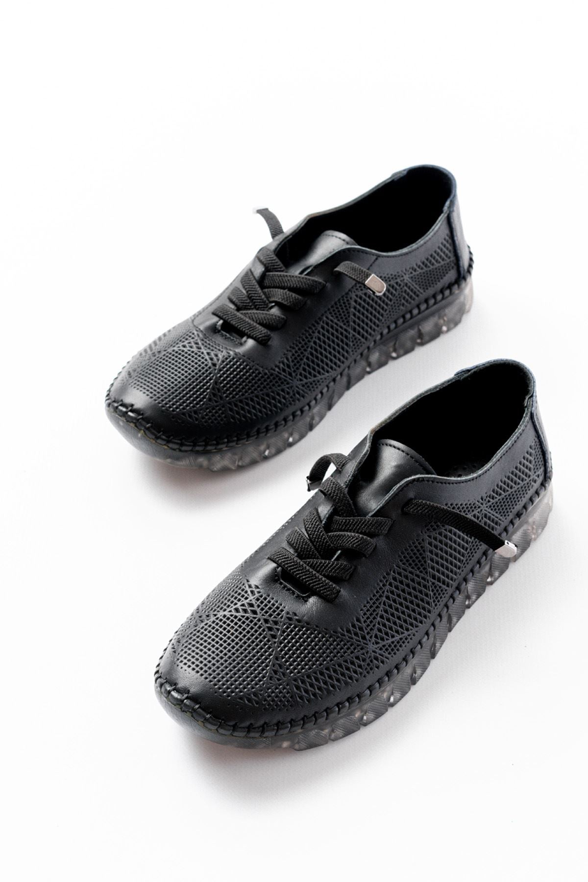 Garsen Kadın Siyah Hakiki Deri Şeffaf Taban Bağcıklı Spor Ayakkabı