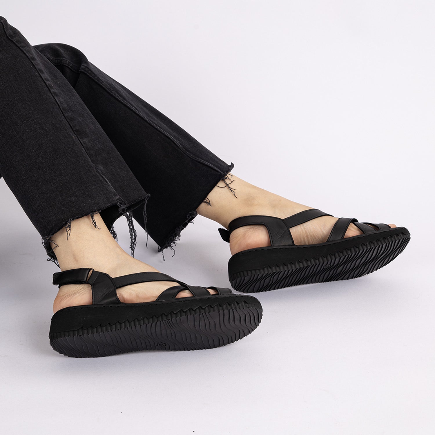 Seta Kadın Hakiki Deri Mat Siyah Sandalet