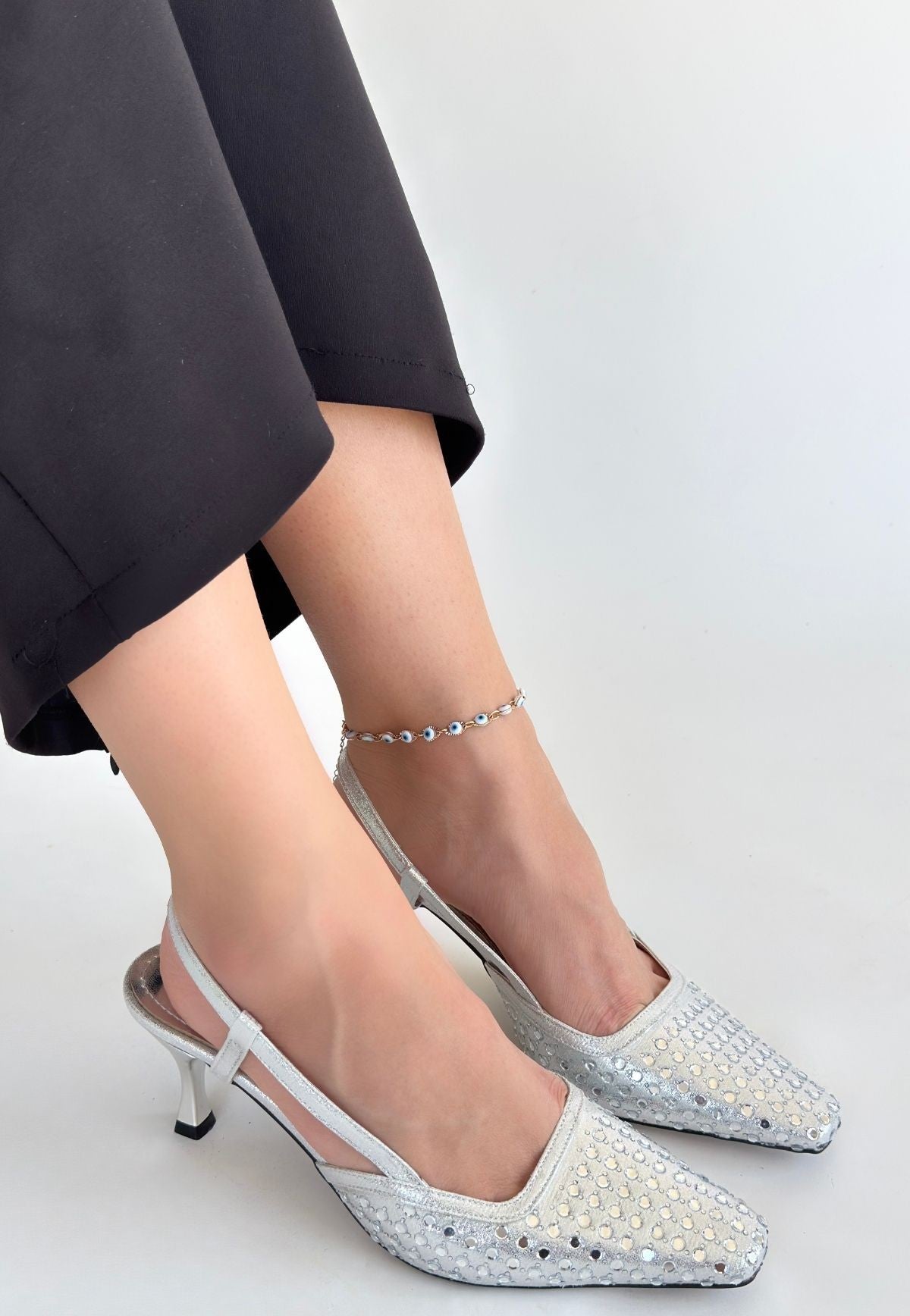 Sione Kadın Gümüş Taş Detaylı Topuklu Ayakkabı