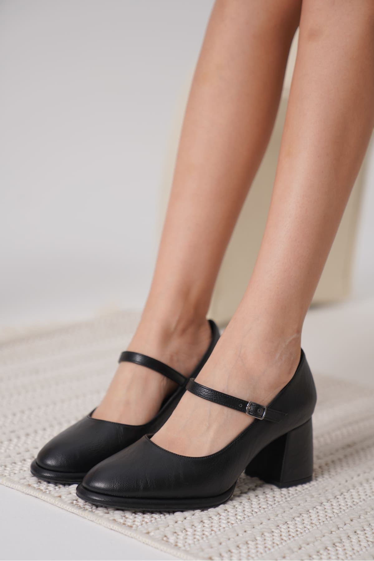Slay Kadın Siyah Tokalı Topuklu Ayakkabı