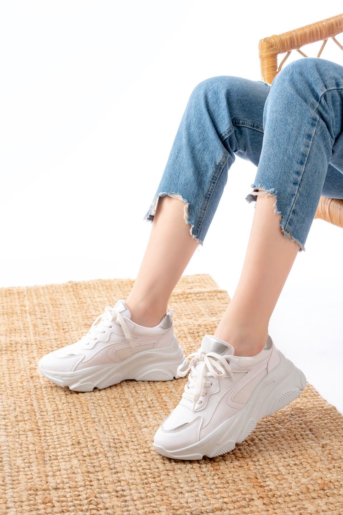 Kubanche Beyaz Gümüş Bağcıklı Fileli Günlük Spor Ayakkabı