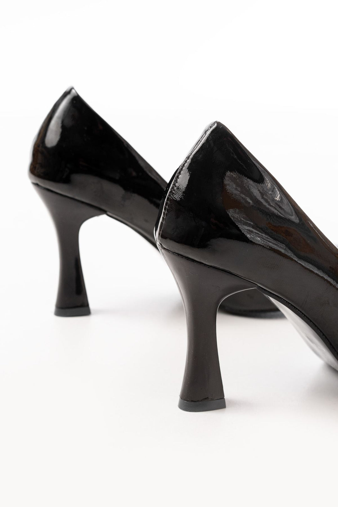 Alashun Siyah Rugan Kadın Topuklu Stiletto Ayakkabı