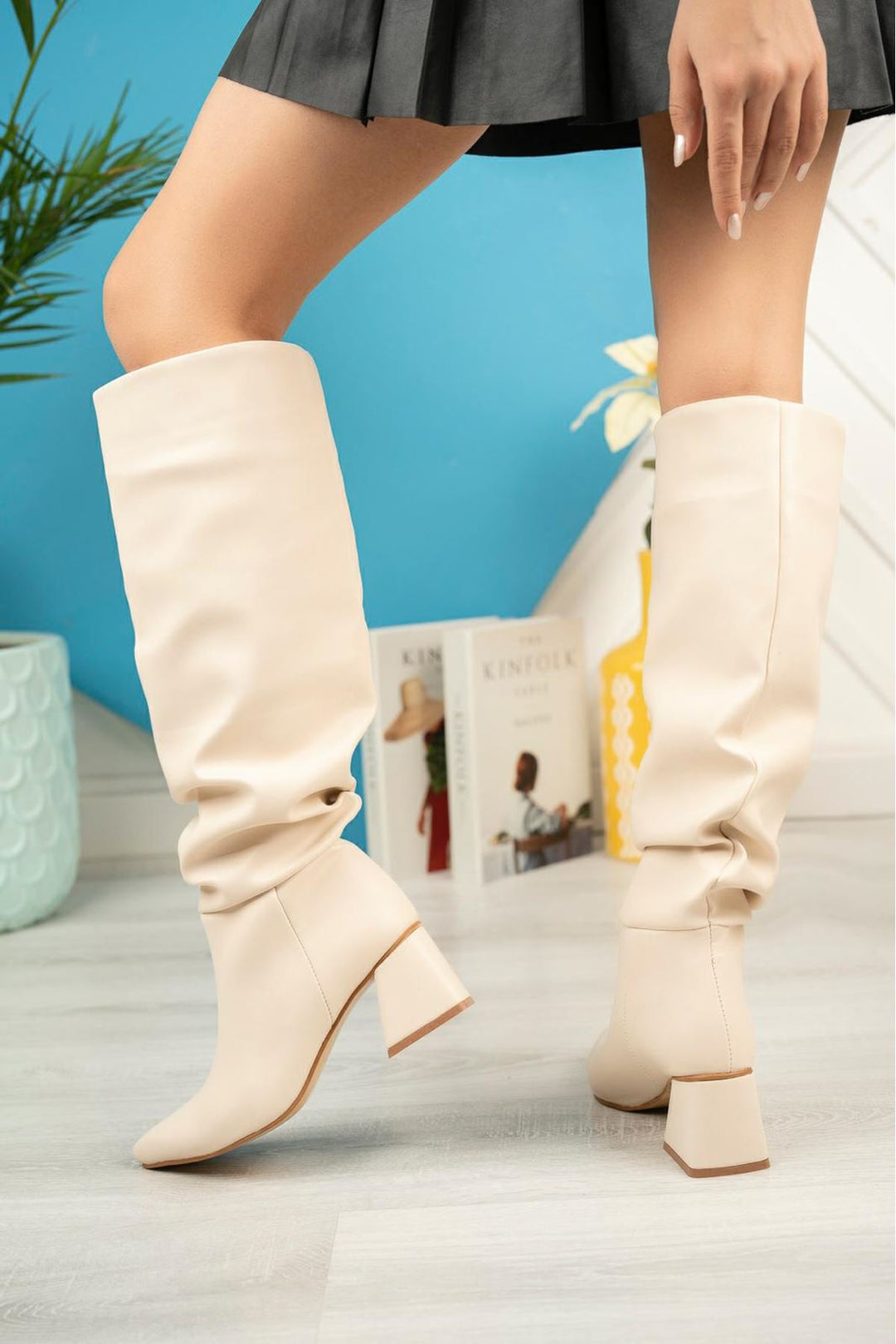 Suzre Bej Körüklü Kalın Topuklu Kadın Çizme