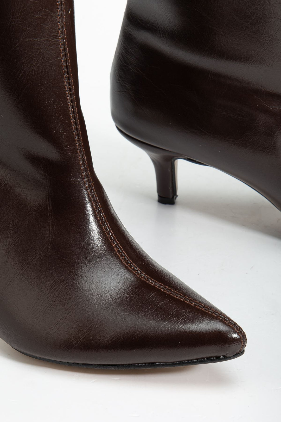 Jutten Kahve Kırışık Rugan Topuklu Kadın Çizme