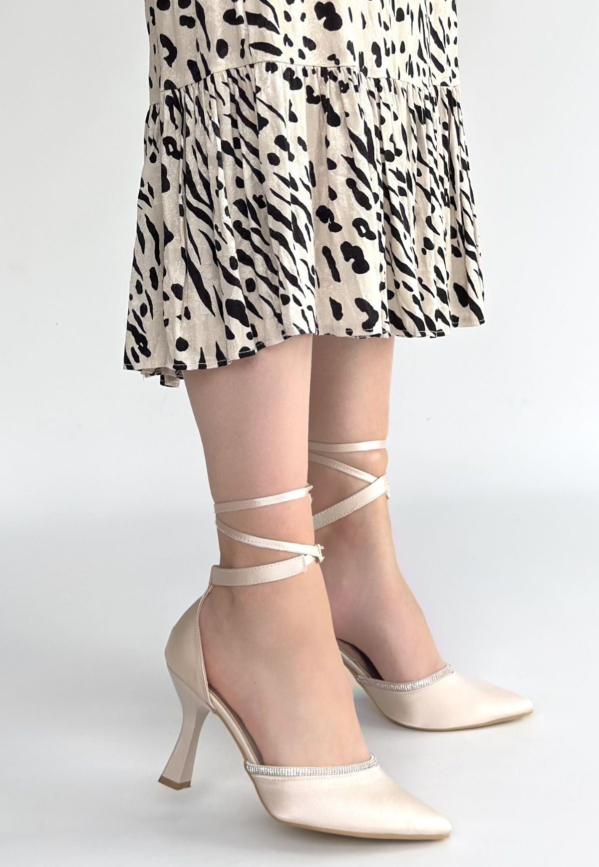 Tenja Bej Saten Bilekten Bağcıklı Topuklu Ayakkabı