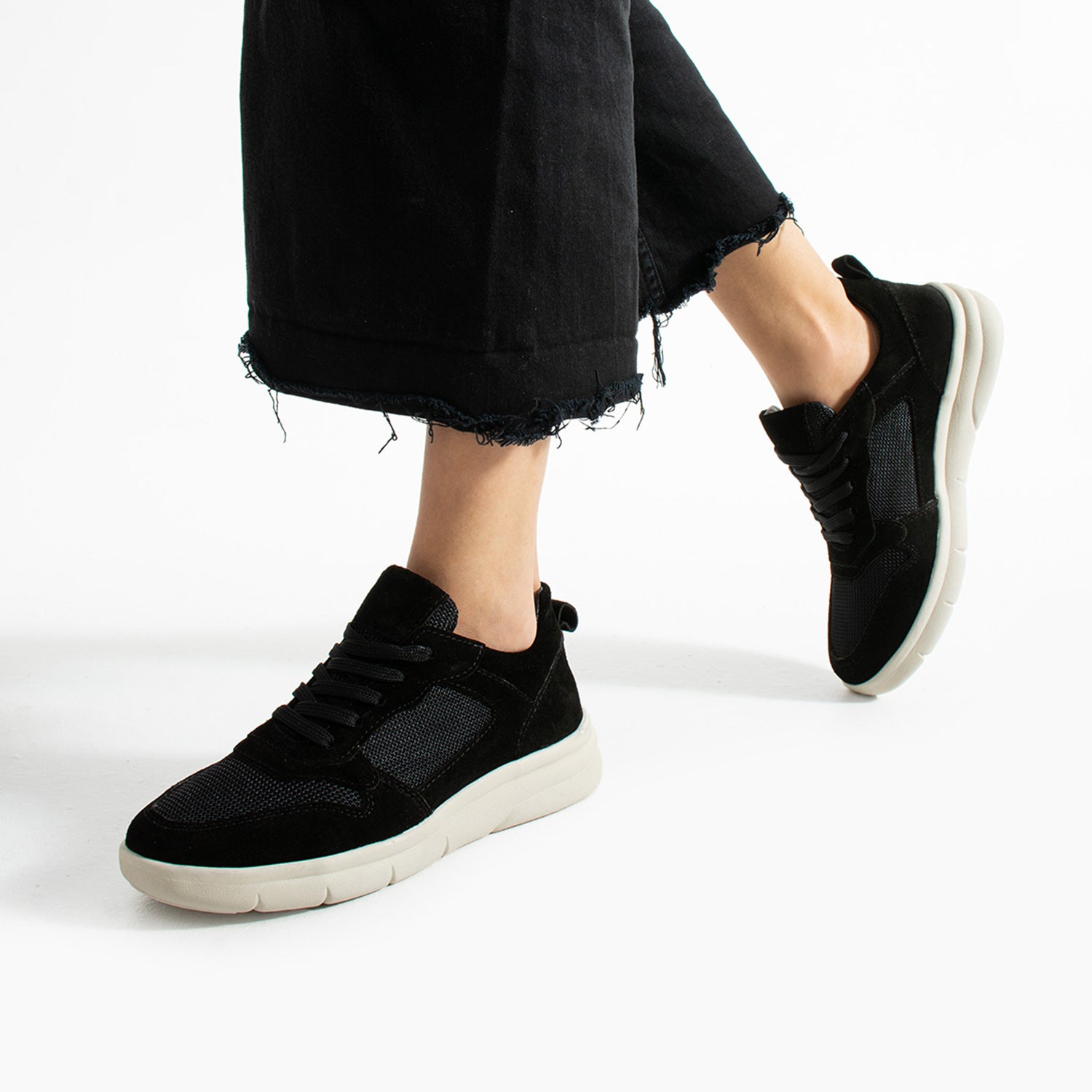 Thaes Kadın Hakiki Süet Deri Siyah Spor Ayakkabı