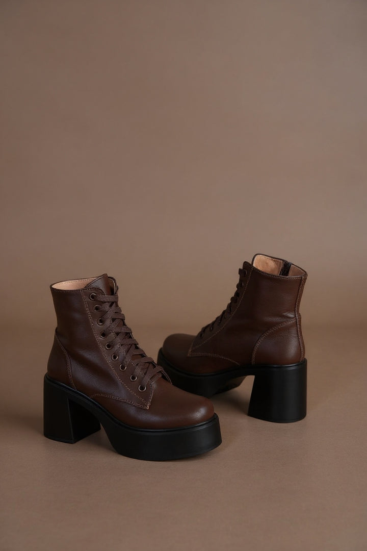 Tsan Kahverengi Kadın Bağcıklı Fermuarlı Topuklu Bot