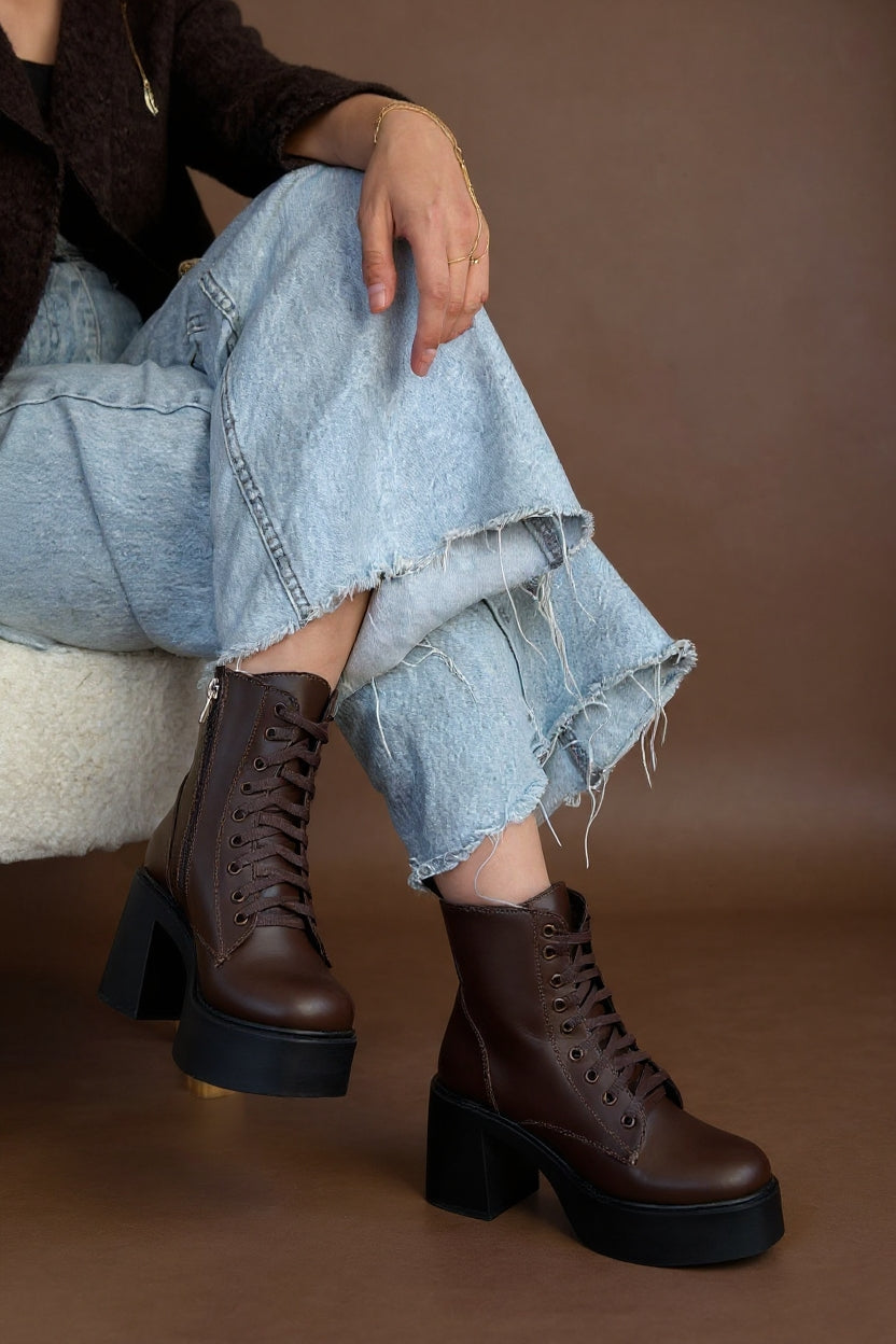 Tsan Kahverengi Kadın Bağcıklı Fermuarlı Topuklu Bot