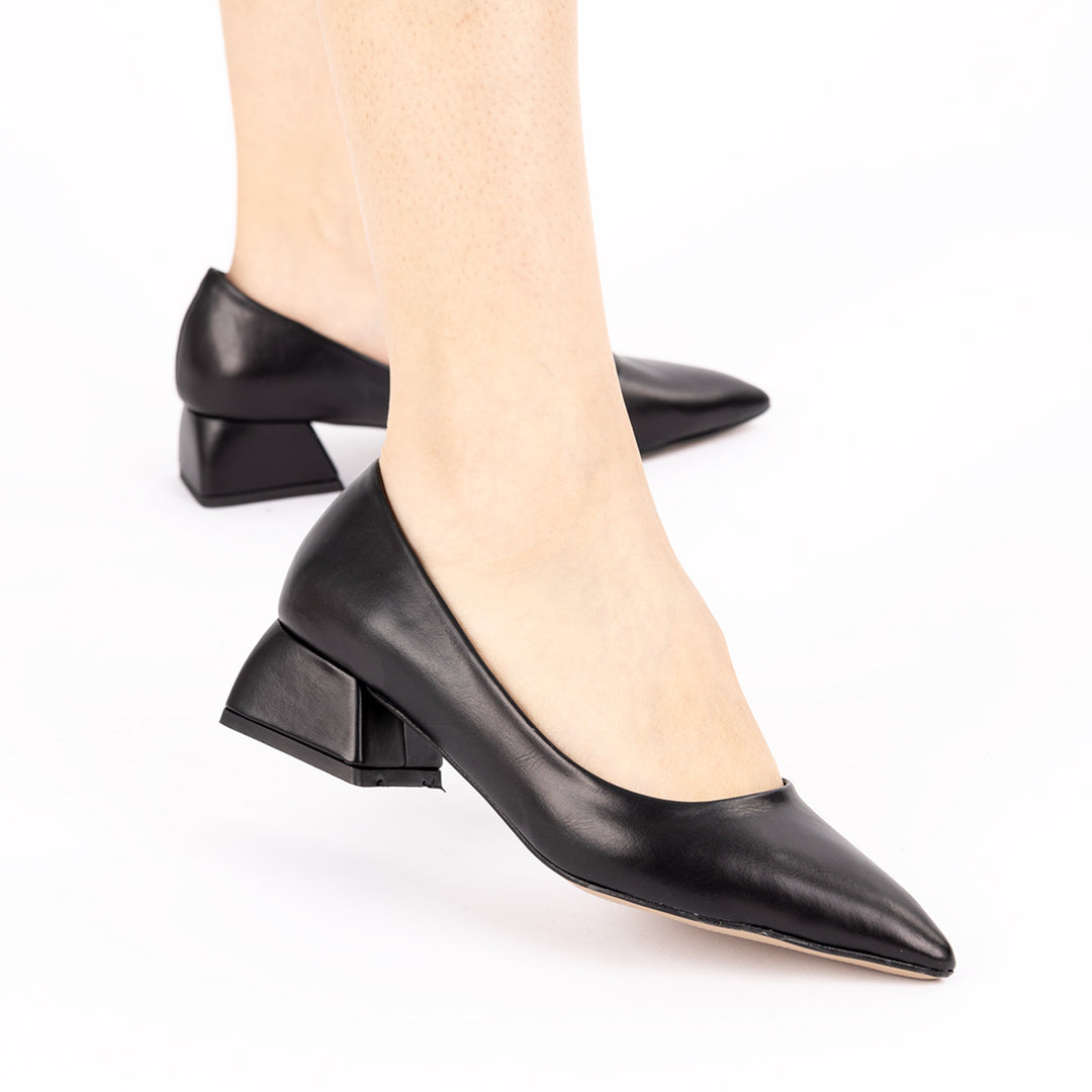 Uros Kadın Kalın Kısa Topuklu Siyah Ayakkabı