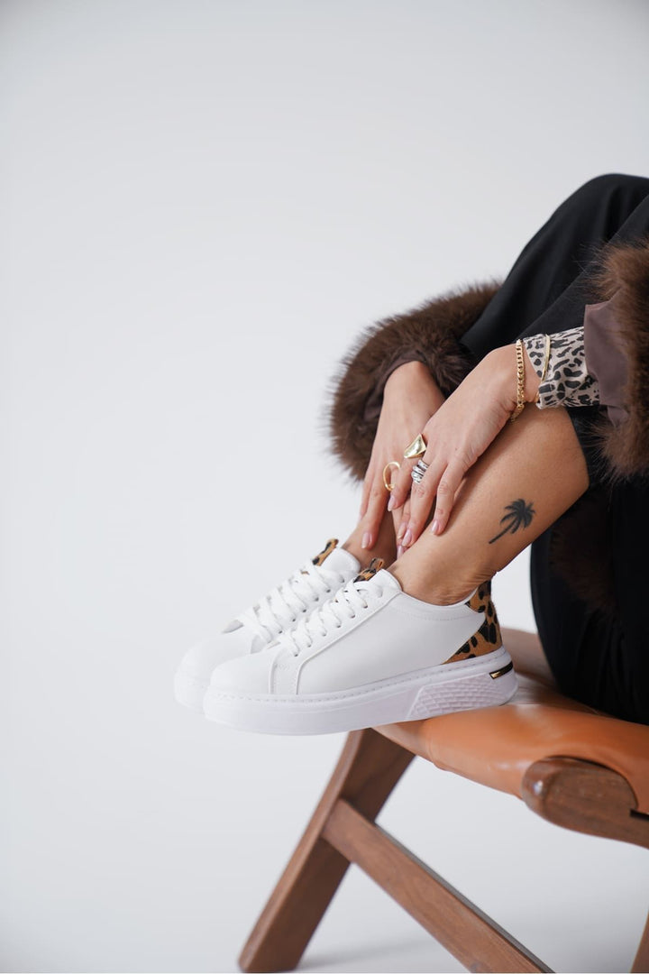 Vega Leopar Detaylı Beyaz Kadın Spor Ayakkabı