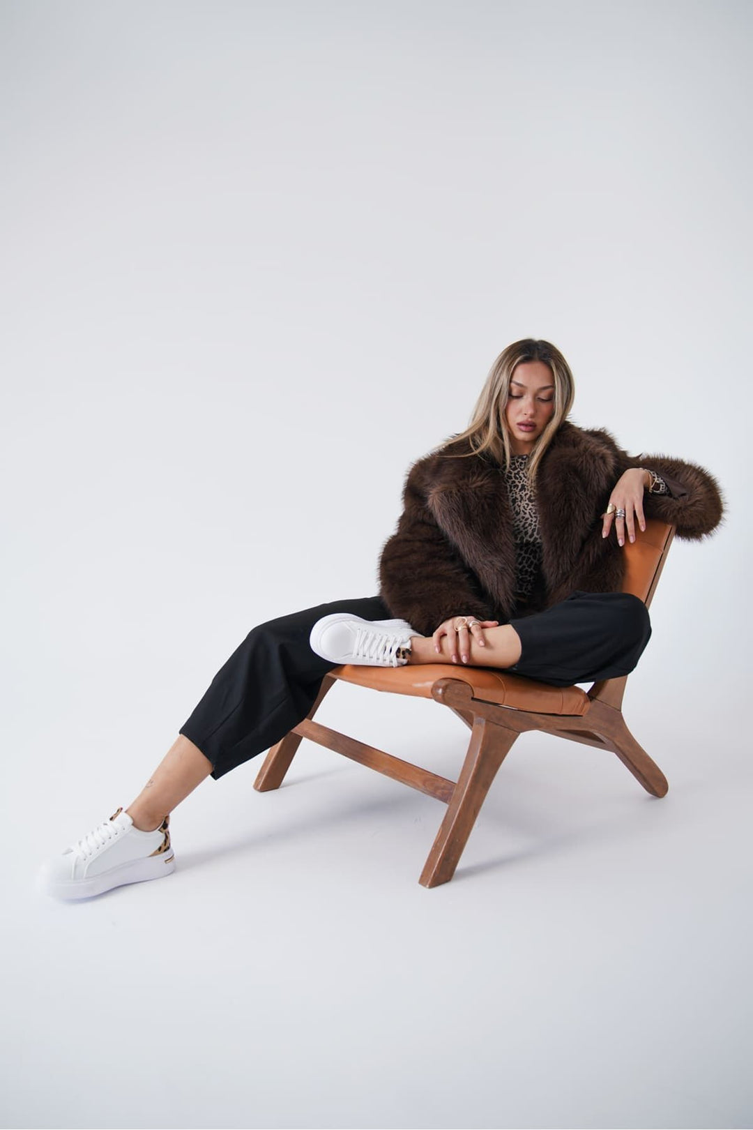 Vega Leopar Detaylı Beyaz Kadın Spor Ayakkabı