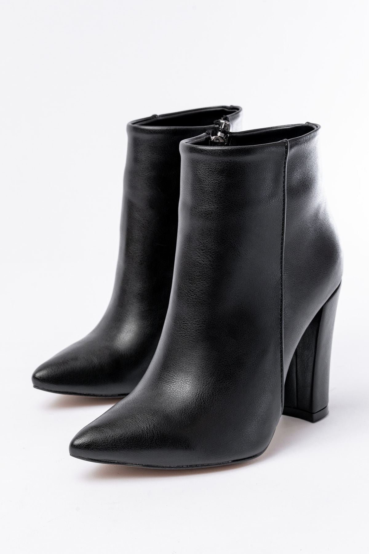 Defmen Siyah Yüksek Kalın Topuklu Fermuarlı Kadın Bot
